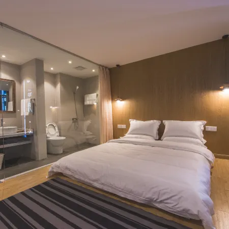 Mile October Hotel (Huquan Ecological Park & Honghe Water Town Branch)