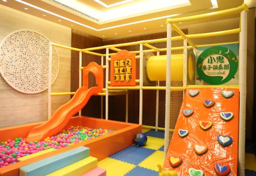 베이징 옌치다오 궈빈 빌라의 고급스러운 침실