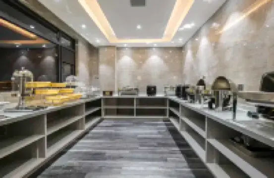 Xingzhou Bay Grand Hotel (Ganzhou Yudu County Changzheng Square)