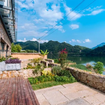 Chunliuwei Dongliju Hostel