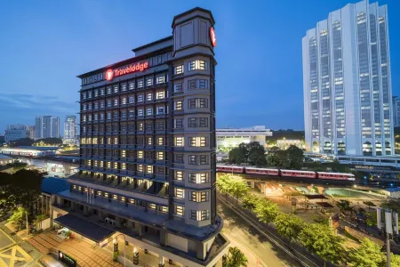 Travelodge Kuala Lumpur City Centre Отели рядом с достопримечательностью «Петалинская улица»