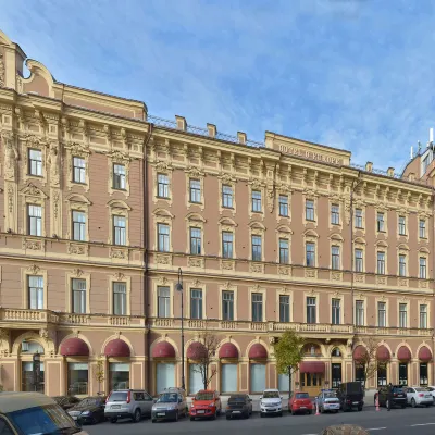 Гранд Отель Европа (Grand Hotel Europe) Отели рядом с достопримечательностью «ул. Думская»