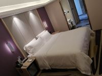 麗枫酒店(临湘中发店) - 高级大床房