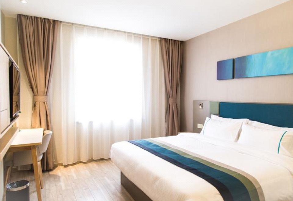 루자상뤼 호텔 (번시기차역 )