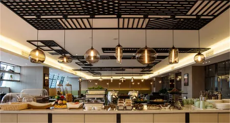 Atour Hotel Yulin Yuyang West Road Railway Station Отели рядом с достопримечательностью «Hong Shi Xia»