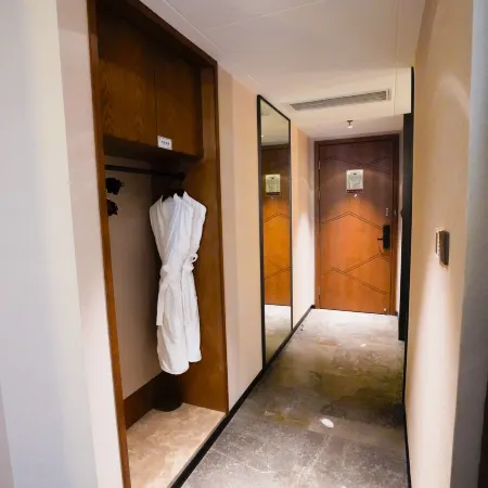 Zhongyi Hotel