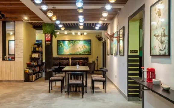 Banana International Youth Hostel Отели рядом с достопримечательностью «Haidian Port»