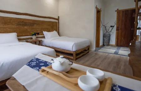 Yili Yunshan Hot Spring Guesthouse Отели рядом с достопримечательностью «Moxi Ancient Town»