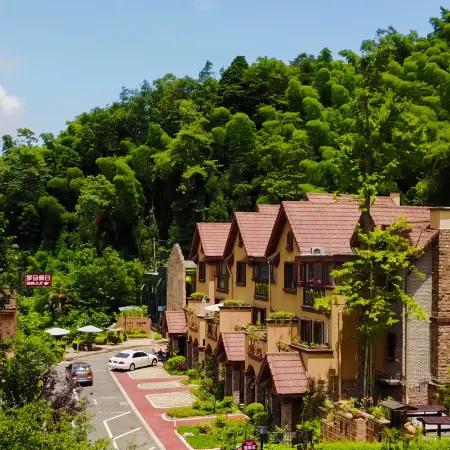 Floral Water Bay Roman Holiday Hot Spring Villa