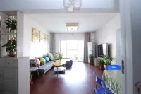Dadian Homestay (Nanning Luban Road Subway Station Branch)