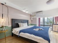 肇庆赫本影视主题公寓 - 轻奢复式投影双床房