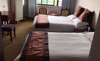 Tongxiang Holly Hotel