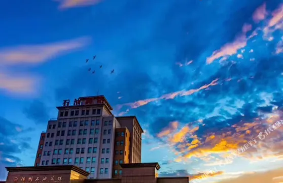 錦州石油賓館（遼寧工業大學店）