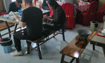 Ji County Laojiefang Fish House Homestay (Hukou Waterfall)