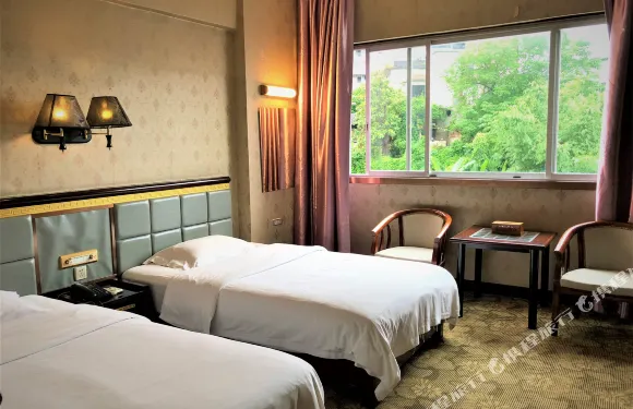 平樂彩雲大酒店