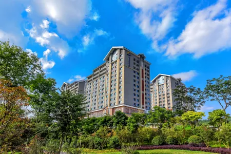 E-wing International Airlines Hotel Отели рядом с достопримечательностью «Jiaxiu Square Public Lavatory»