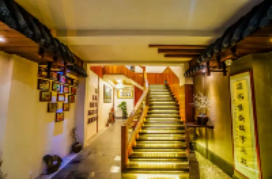 Qingfeng Four Seasons Boutique B&B (Zixing Dongjiang Lake Scenic Area)