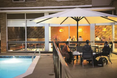 Royal Pacific Hotel Sydney Отели в г. Willoughby