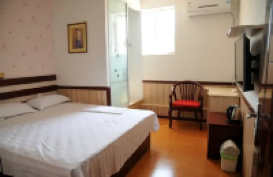 Huantai grand yue business hotel