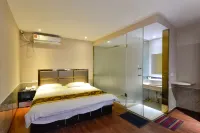 Yaxuan Business Hotel