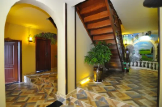 Human Touch Warmly Nest