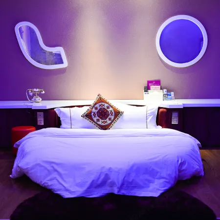 We Love Hotel