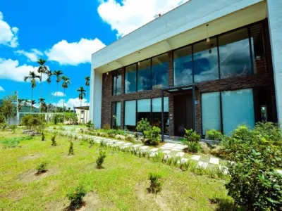 Hoyu's Home Hotel in zona Dexing Waterfall