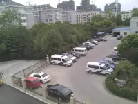 Longhu Sunny Holiday Hotel - parking