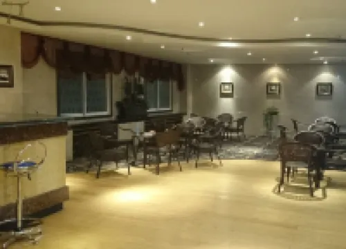 Pingliang Longdong Pearl Hotel (Gansu Medical College TiYu Park)