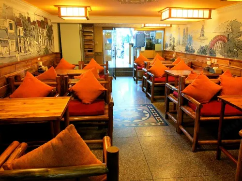 Little Diamond Hotel Featured Photos