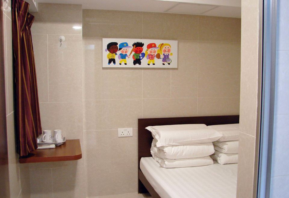 Hong Kong Full Harvest Inn 입구 (웡와 빌딩)