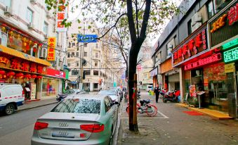 Huamin Youth Hostel (Shanghai Nanjing East Road Pedestrian Street)