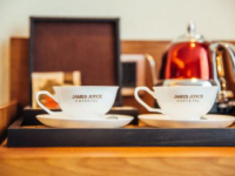 喆啡酒店(珠海横琴口岸海洋王国店) - 醇享大床房