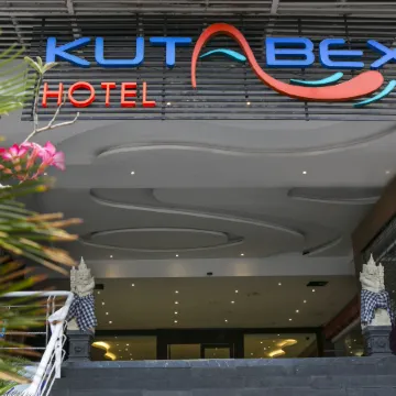 Kutabex Beachfront Hotel