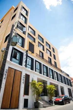 Grand Hotel Urban Отели рядом с достопримечательностью «Ботанический и зоологический сад «Цимбазаза»»