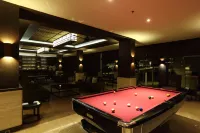 Grand Luley Manado - bar