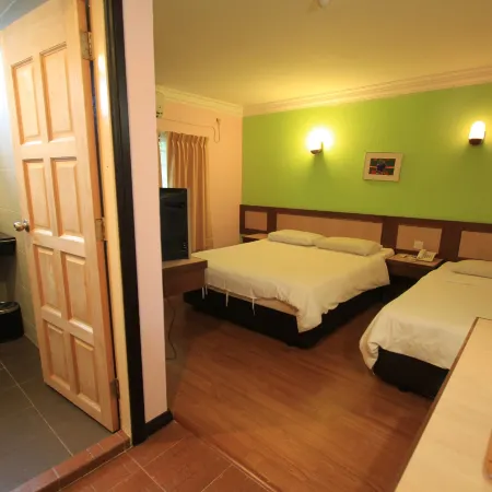 The Inn Hotel Отели рядом с достопримечательностью «Мечеть Абидин»