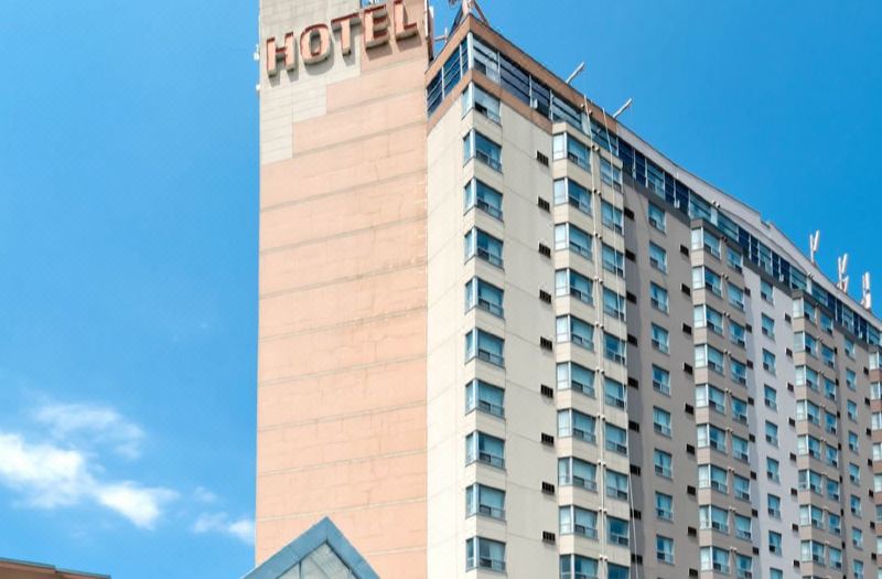 Sandman Signature Mississauga Hotel