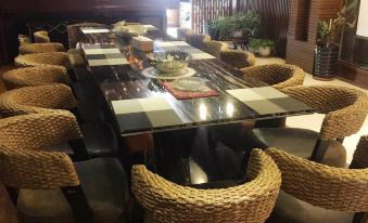 Hunchunwangjia Business Hotel