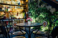 Miss Fang Boutique Inn