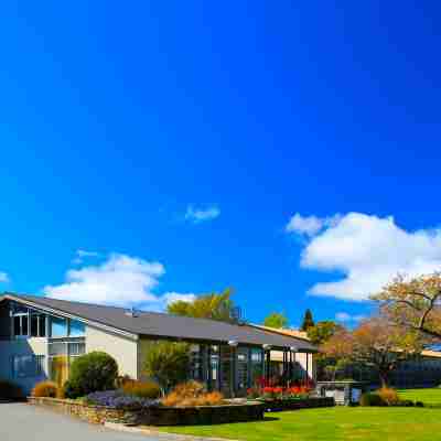 Distinction Te Anau Hotel & Villas Hotel Exterior