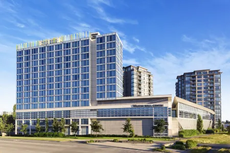 The Westin Wall Centre, Vancouver Airport Отели рядом с достопримечательностью «Дэвид Томпсон Секондари Скул»