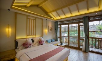 Lijiang Ancient City Yuezhuxuan Light Luxury Holiday Home