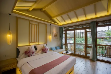 Lijiang Ancient City Yuezhuxuan Light Luxury Holiday Home