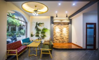 YunShangHuaKai Boutique Inn - Housity