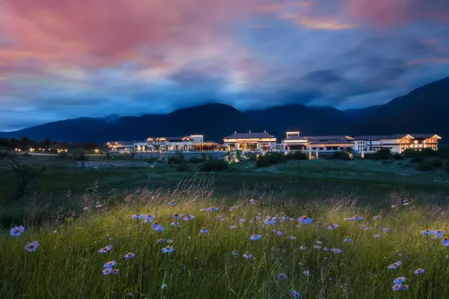 Hilton Linzhi Resort Hotel di Mainling