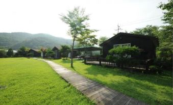 3. 펜션앤..