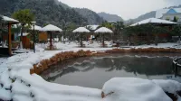 Xihai Hot Spring Holiday Hotel
