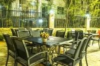 Shizhushanse Theme Garden Hotel - parcheggio