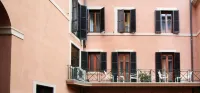 Unica Suites Rome Hotels near Trevi Fountain